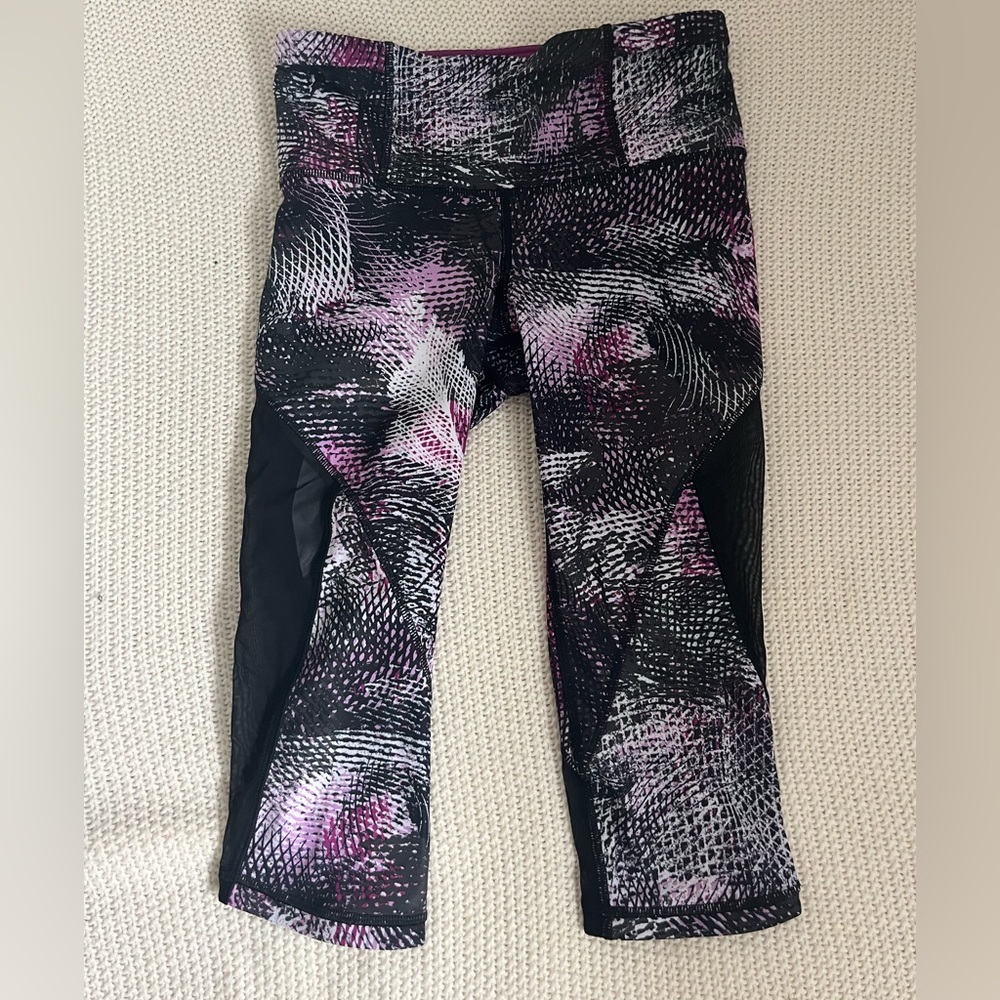 RARE NWOT Lululemon SEAWHEEZE SPECIAL EDITION running crop - size 6